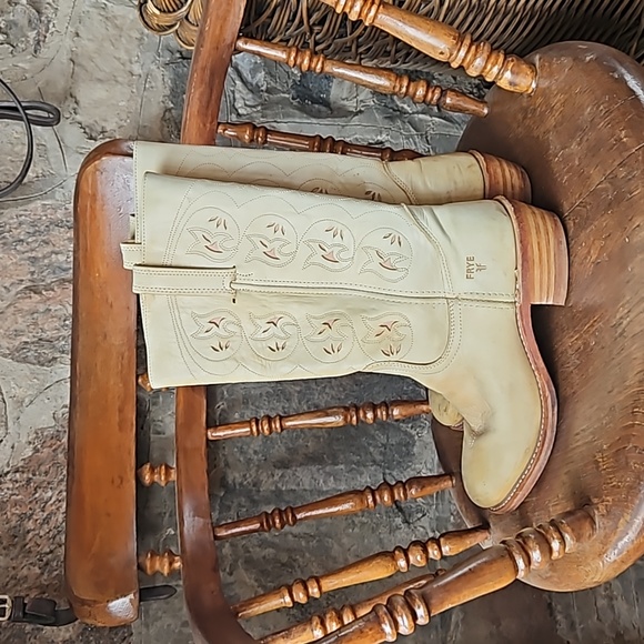 Frye Shoes - Vintage Frye AUSTIN Flower CutOut Boots